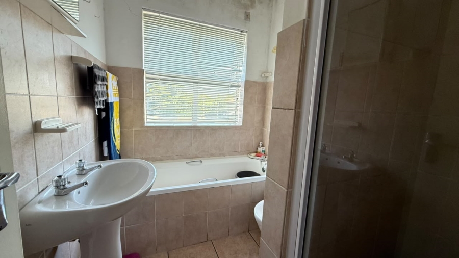 2 Bedroom Property for Sale in Parklands Western Cape